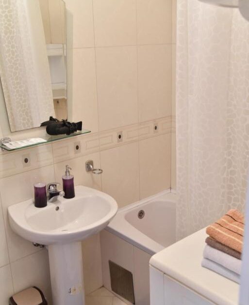 listing gallery item